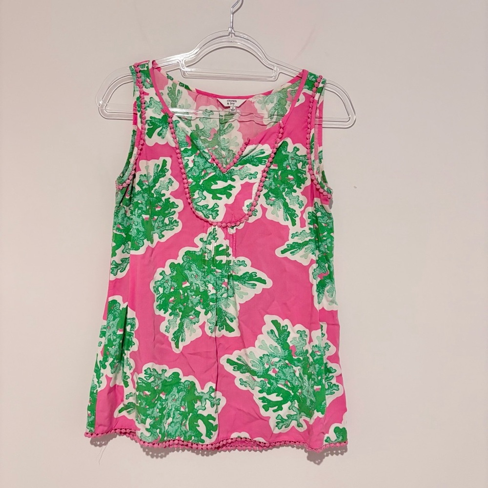 Crown & Ivy coral palm leaf print pompom tank top pink green size small